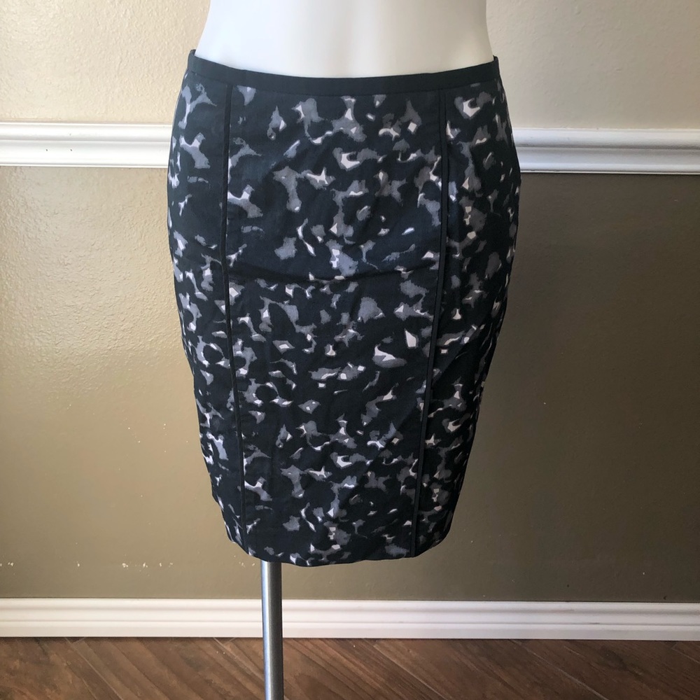 Loft 6P tortie print pencil skirt